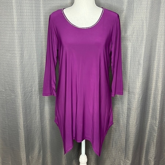 BLOSSOM BY P Purple 3/4 SLEEVED ASYMMETRICAL HANKY HEM SCOOP NECK BLOUSE Small - Picture 1 of 7